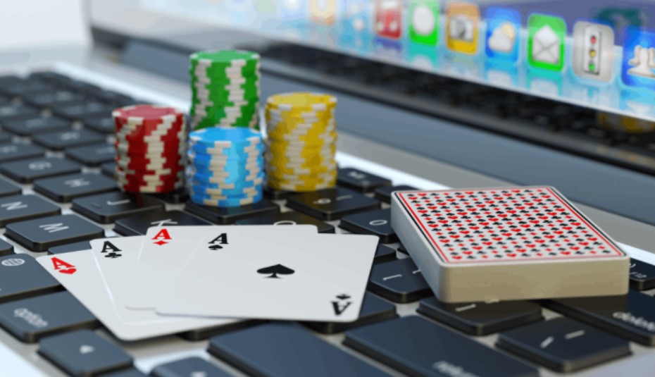 How does an online casino ensure the safety of its players 1